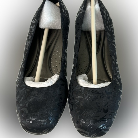 Trotters Shoes - Trotters Lauren T1110-013 Womens Black Wide Leather Loafer Flats Shoes 6 1/2W